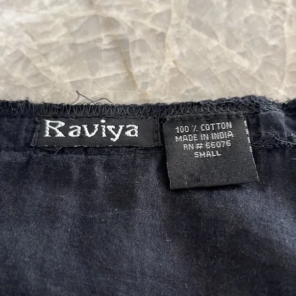 Raviya Black Floral Embroidered Bohemian Top. Size S - Picture 7 of 11